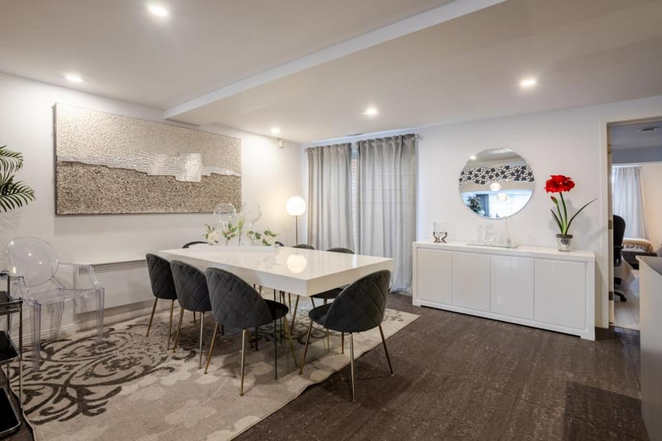 Majestic Villa in Downtown Griffintown Villa in Montreal