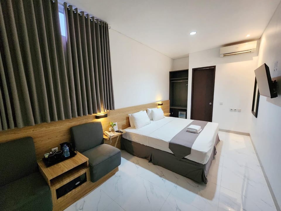 Bed, Bathroom, TV and multimedia, Photo of the whole room, Bedroom