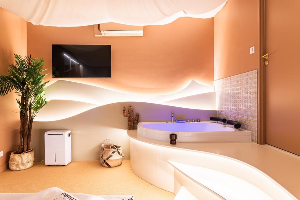 Hot Tub, TV and multimedia, Bath