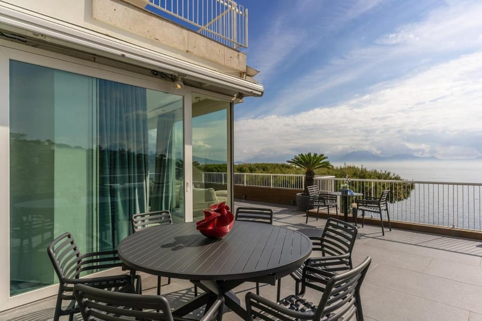 View (from property/room), Balcony/Terrace, Sea view