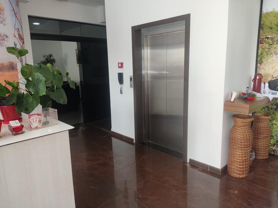 Lobby or reception, elevator