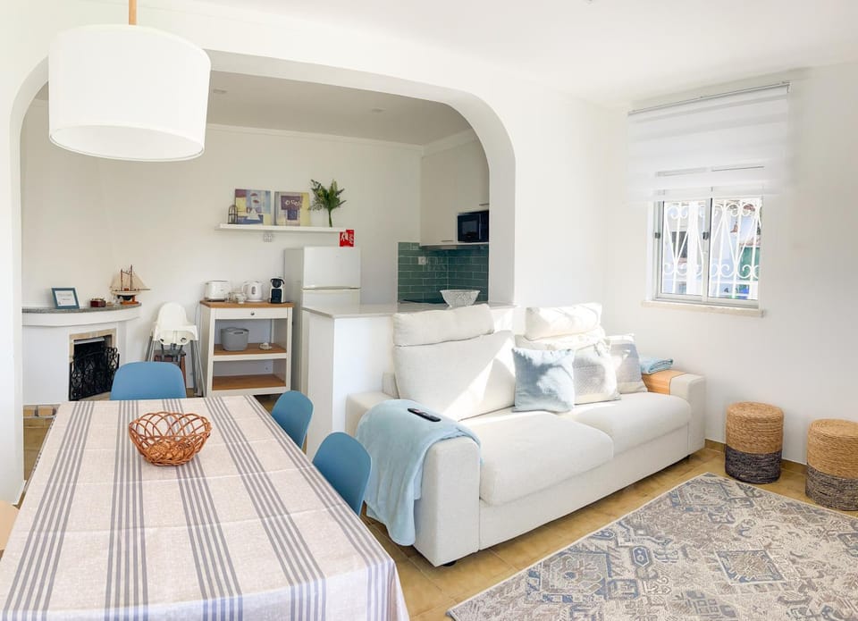 Paradise in Lagoa - House Near the Beach with Garden & BBQ House in Setubal District