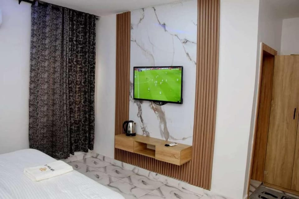 TV and multimedia, Bedroom, wardrobe