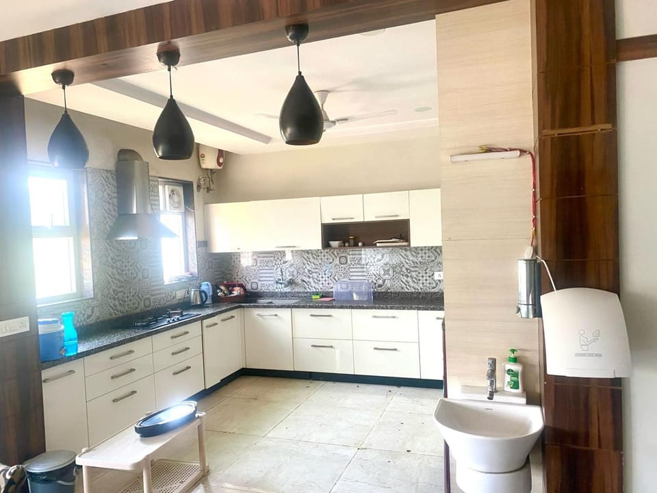 The White Outhouse At Banipark First Floor Apartment in Jaipur