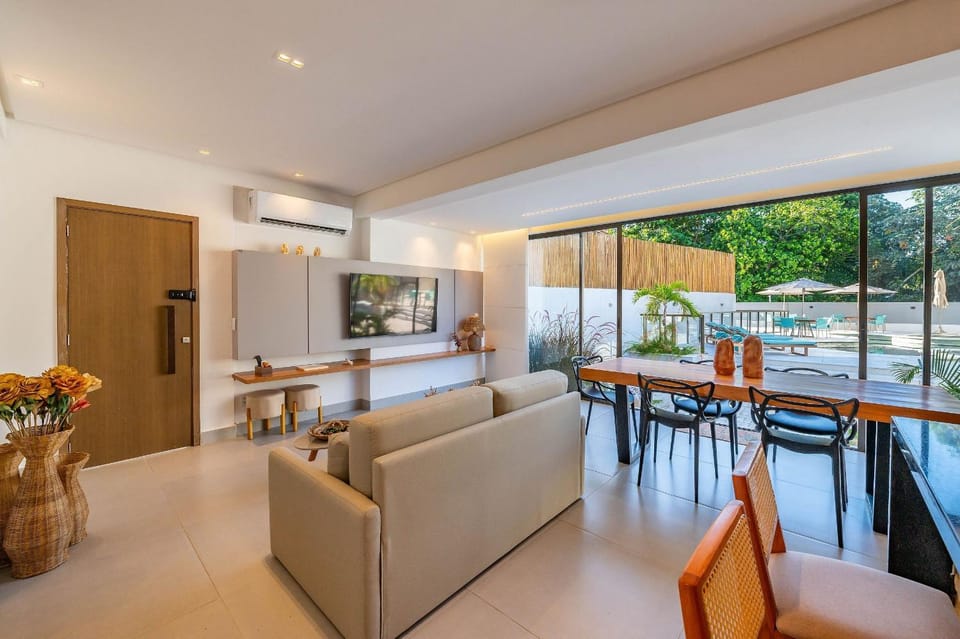 Patio, Living room, Seating area, Dining area
