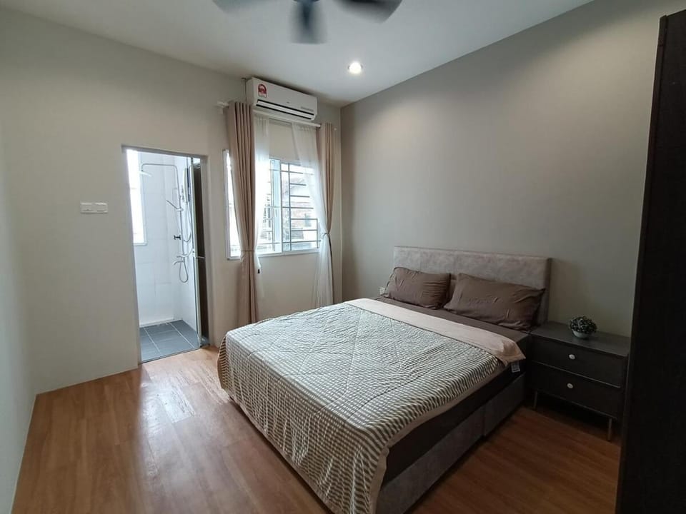 Empire Citystay at Moyan-4Queen House in Kuching