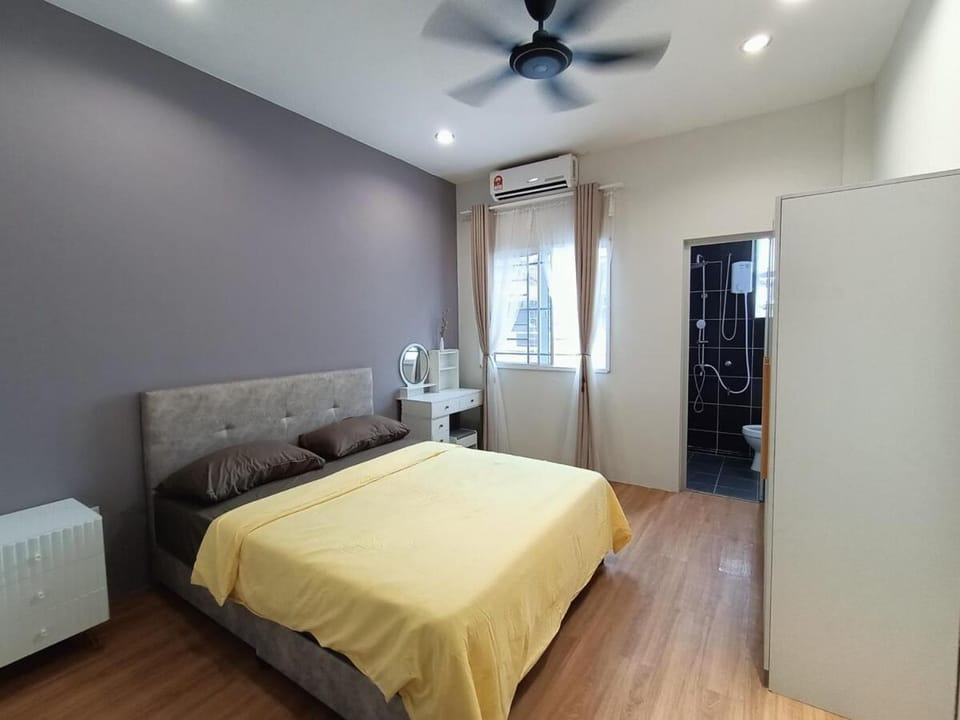Empire Citystay at Moyan-4Queen House in Kuching