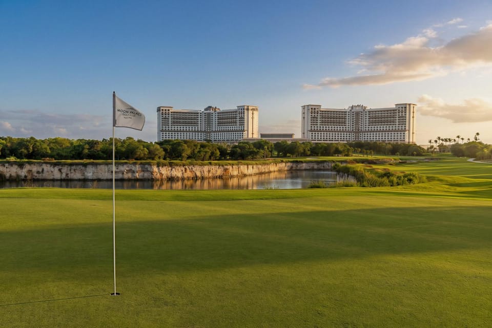 Property building, Day, Activities, Garden, Golfcourse, Landmark view, Sports, Sunset