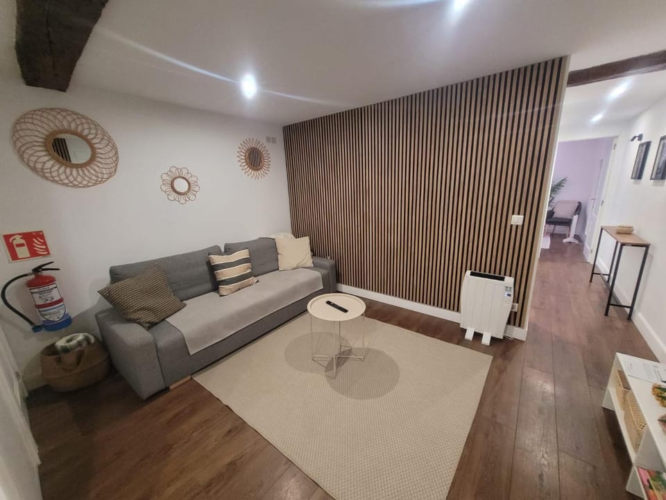 R2R - Pisuco Salvé Experiencia Única con Audioguía Privada en Laredo - C28A01 Apartment in Laredo