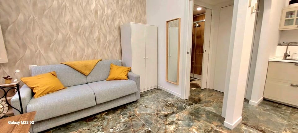 Kitchen or kitchenette, Seating area