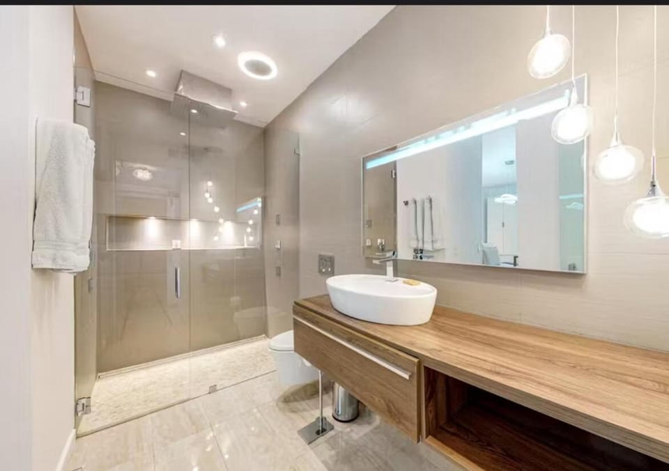 Shower, Bathroom, towels