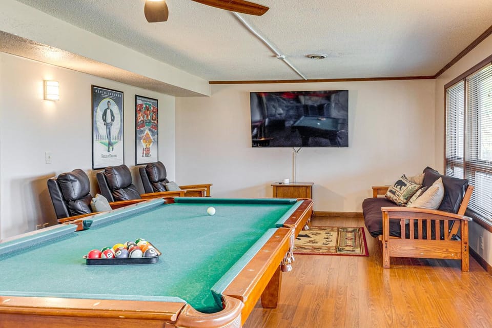 180° Mtn Views, Hot Tub, Game Room: Cobbly Nob Gem House in Pittman Center