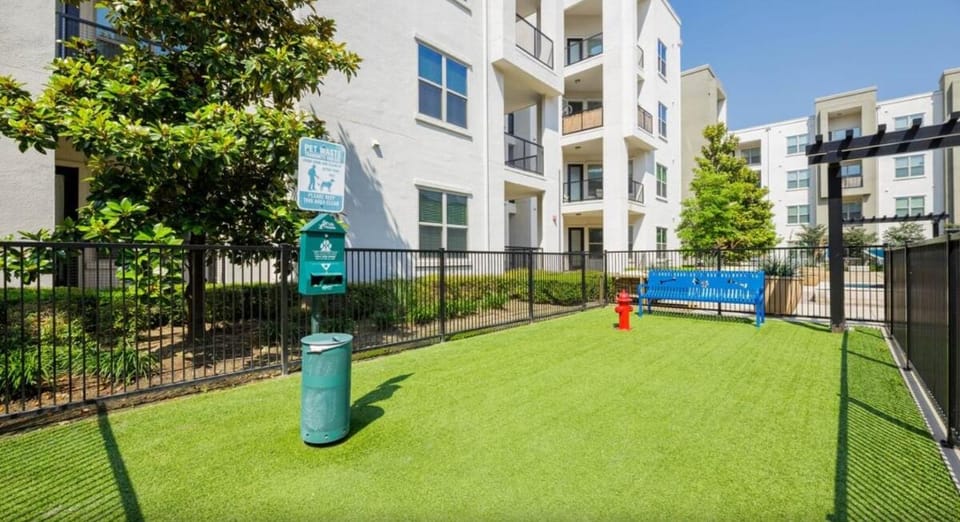 Extended Stay Ready WD Fast WiFi Gym Apartment in Dallas