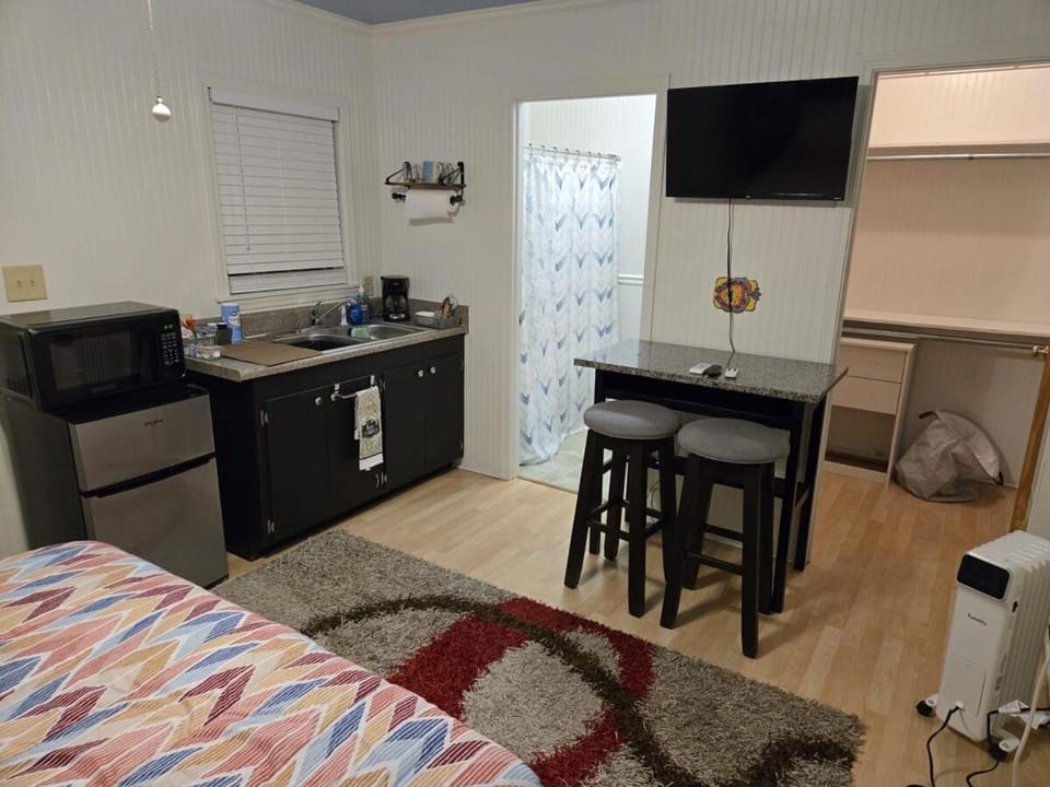 TV and multimedia, Kitchen or kitchenette, Dining area