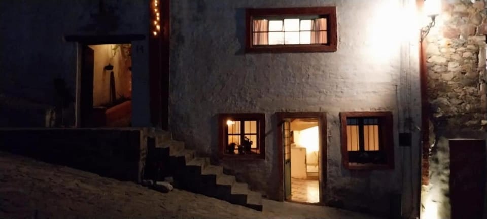 Property building, Facade/entrance, Night