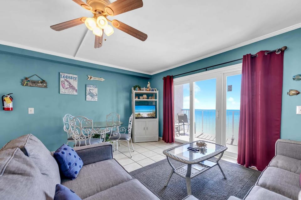 The Summit 1209 House in Upper Grand Lagoon