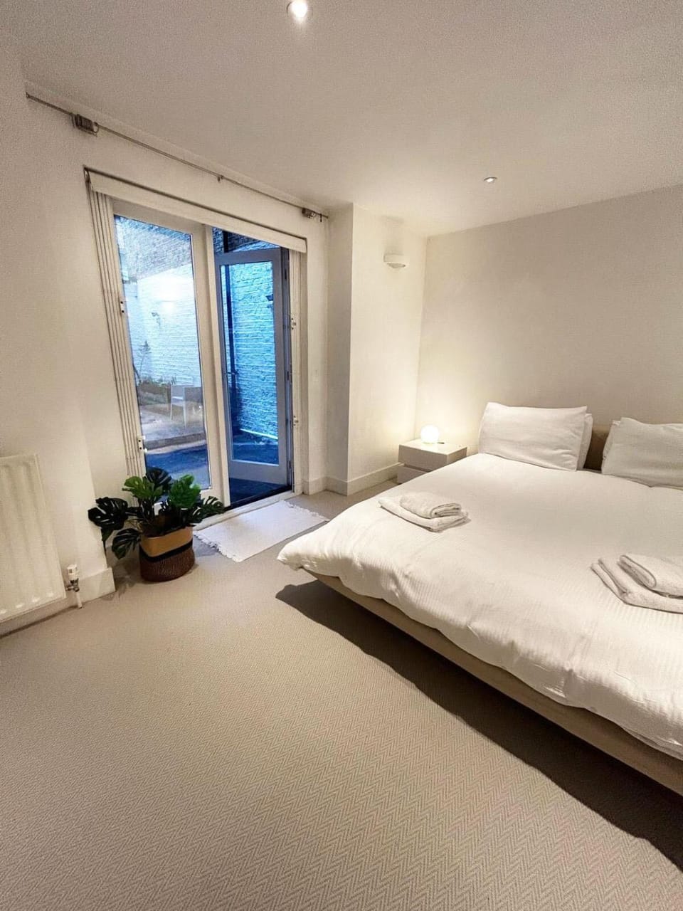 Sophisticated 2 Bed Apartment, Hyde Park Apartment in City of Westminster