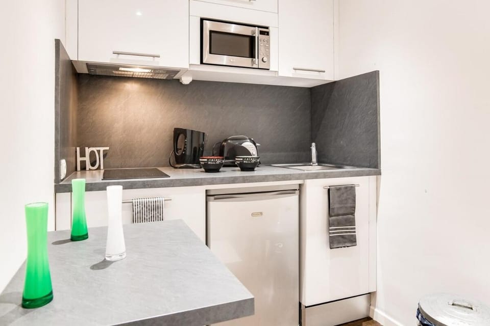 Cannes centre Cosy appartement avec mezzanine Apartment in Cannes