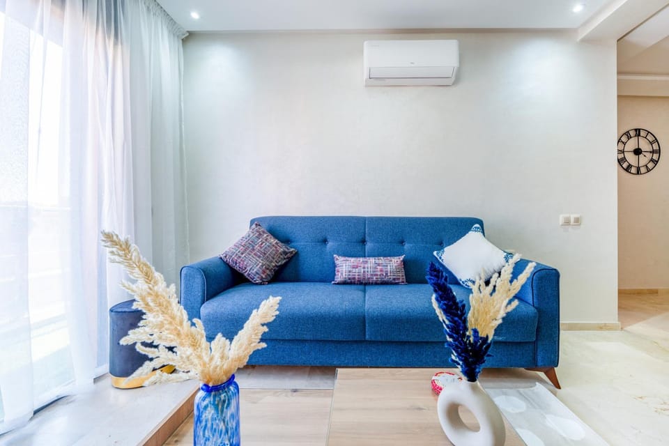 Living room, Seating area, air conditioner