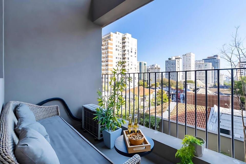 View (from property/room), Balcony/Terrace, City view