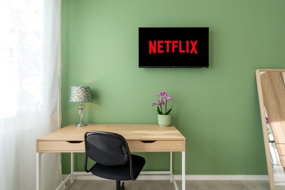 Communal lounge/ TV room, TV and multimedia, Seating area