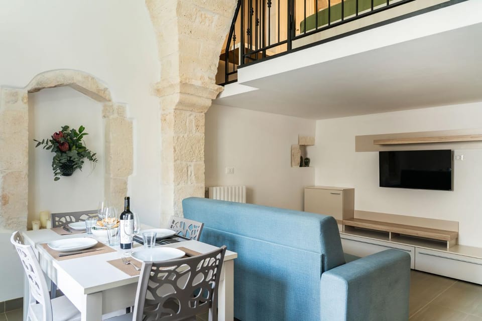 Communal lounge/ TV room, TV and multimedia, Living room, Dining area, Evening entertainment