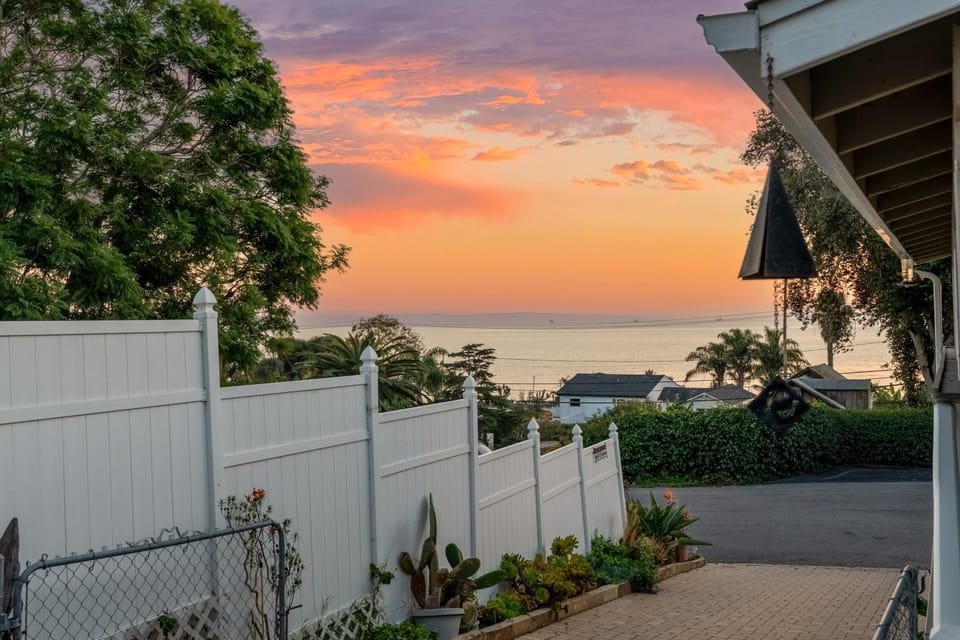 Renovated Ocean-View Cottage | Private Backyard House in Summerland