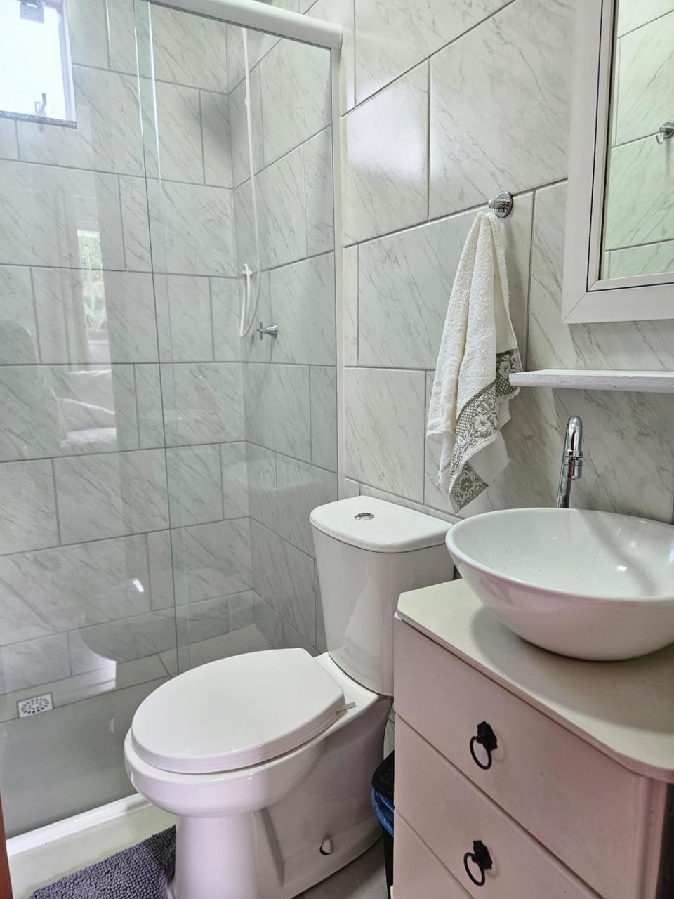 Studio com ar condicionado e estacionamento gratuito próximo ao aeroporto e praias House in Florianopolis
