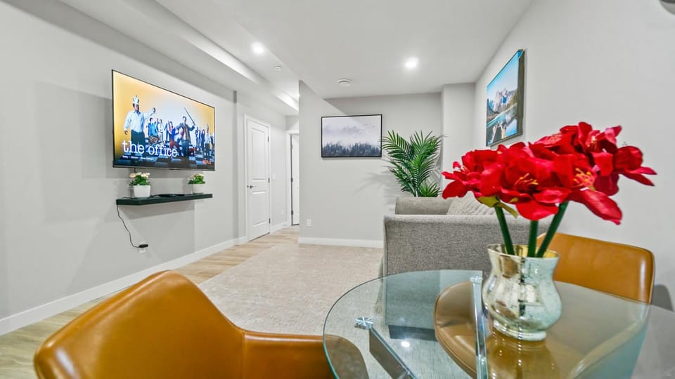 Serene Stays Apartment in Calgary