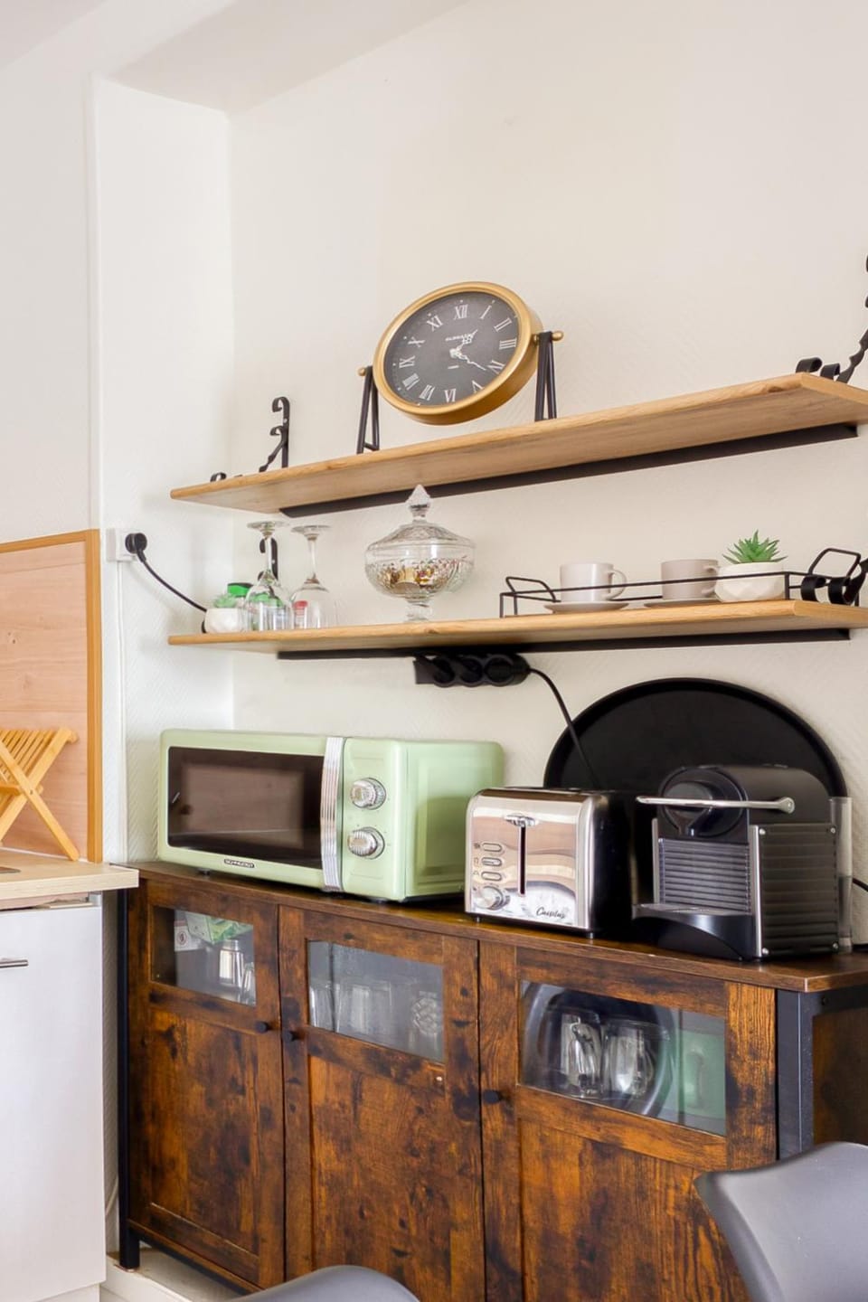 Coffee/tea facilities, Kitchen or kitchenette, microwave, toaster