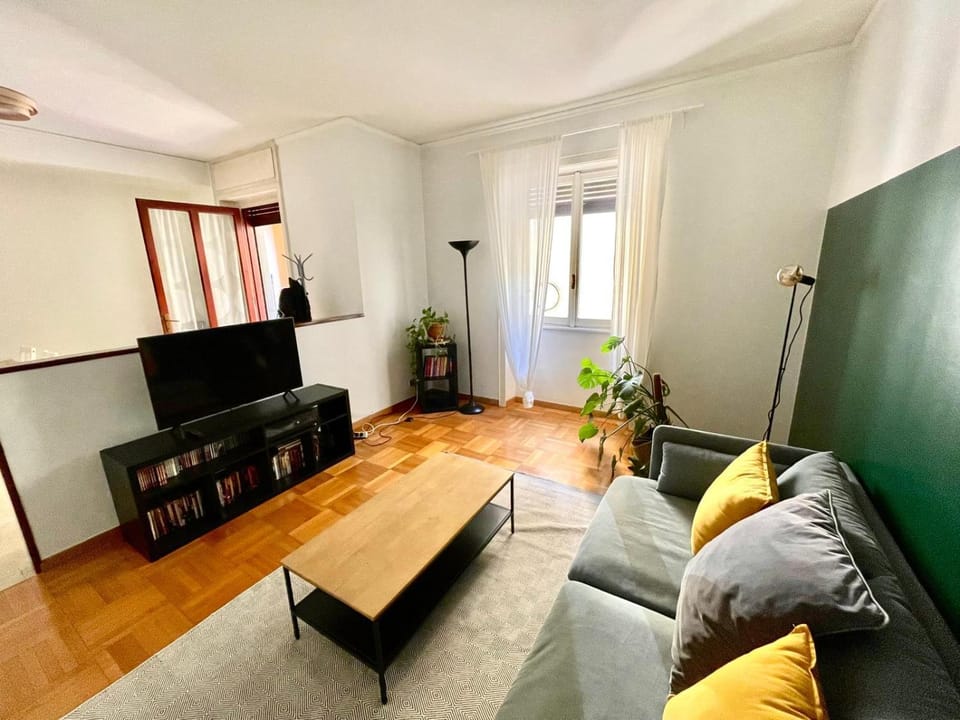 Communal lounge/ TV room, TV and multimedia, Living room