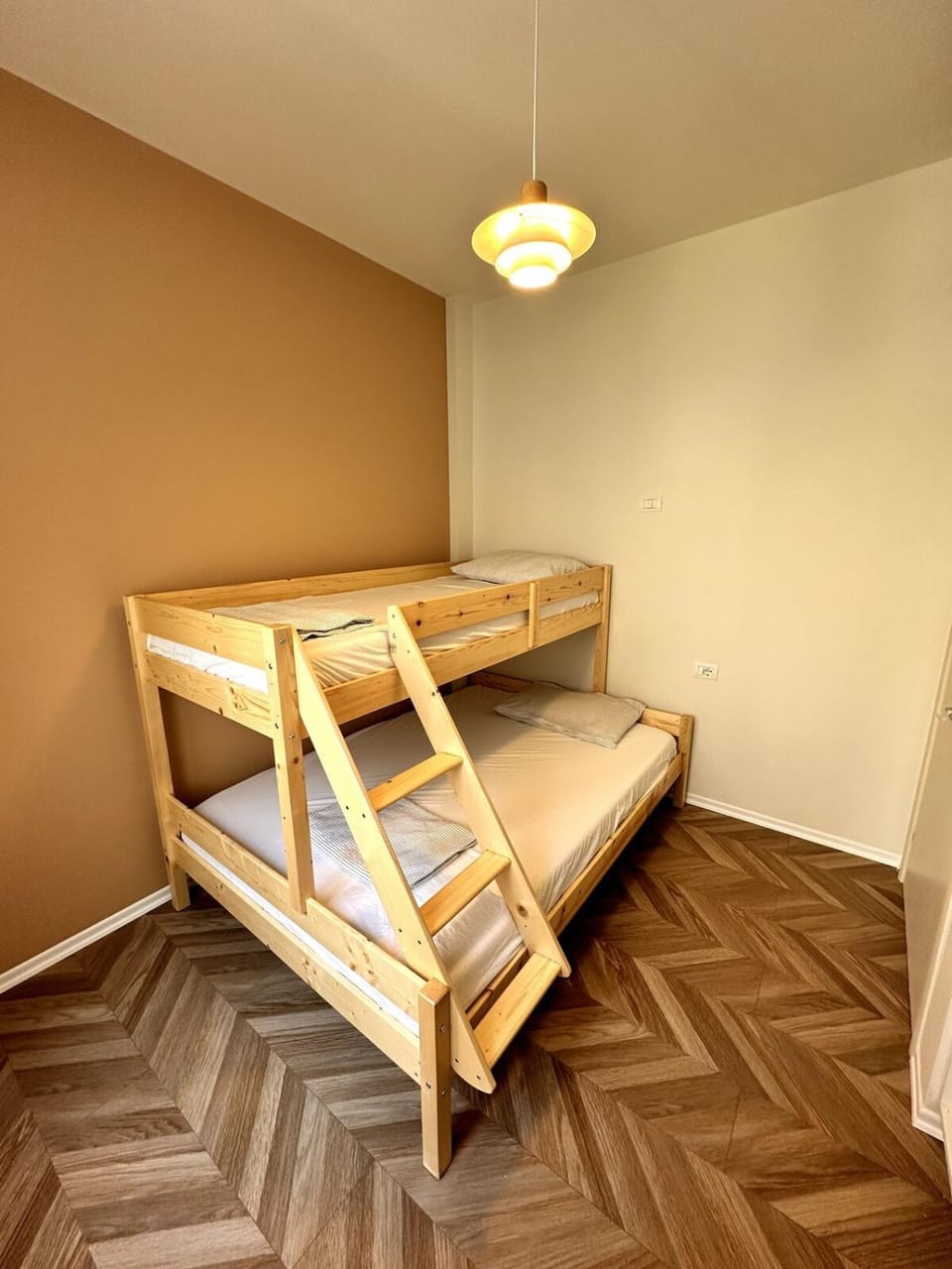 Bedroom, bunk bed