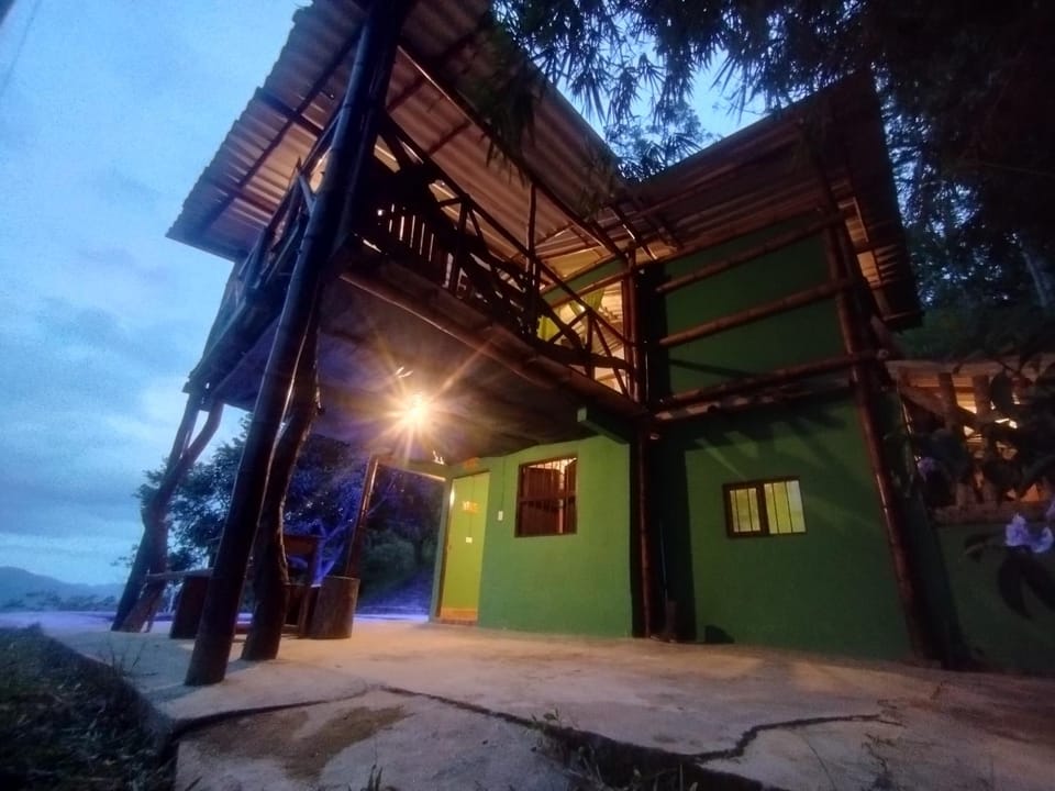 EL ALTO DE CISNEROS " para caminantes" Luxury tent in Antioquia