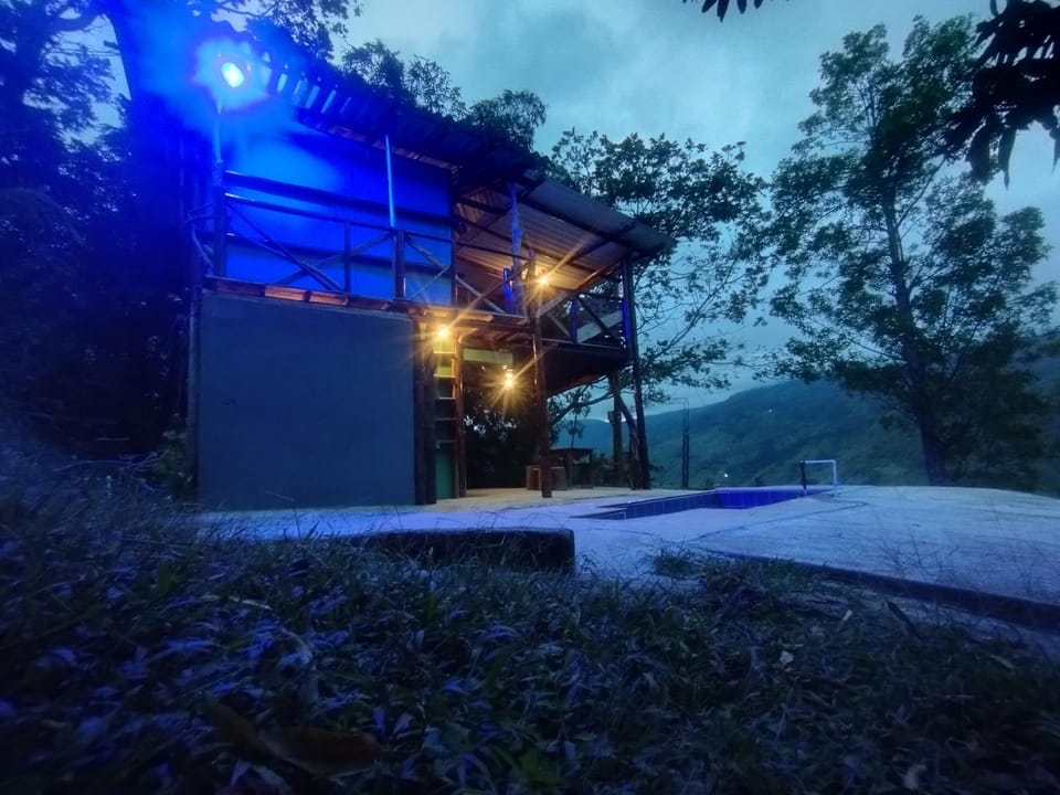 EL ALTO DE CISNEROS " para caminantes" Luxury tent in Antioquia