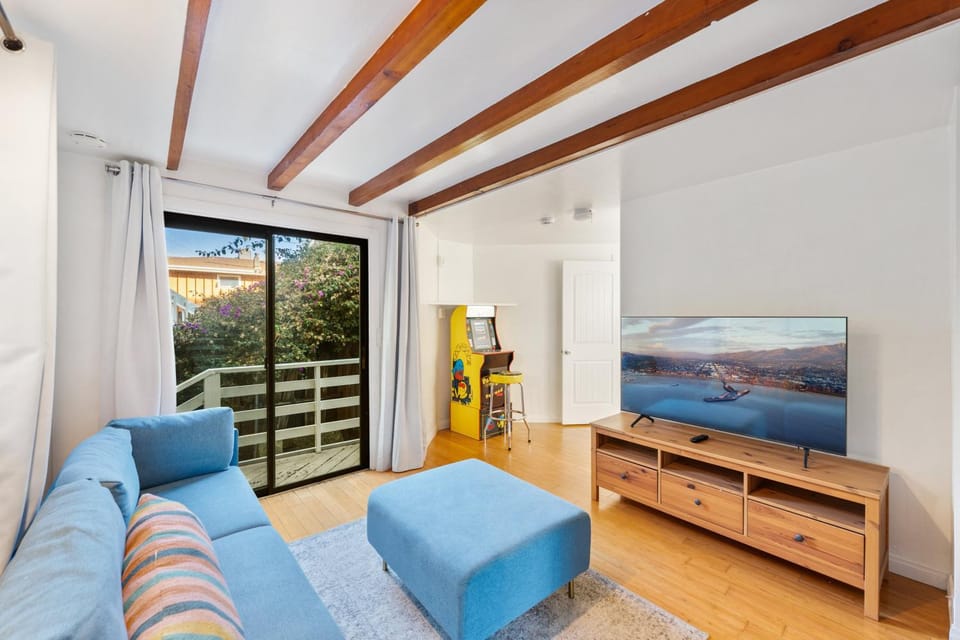 5BR Beach House | Hot Tub, Game Room + Studio House in Summerland