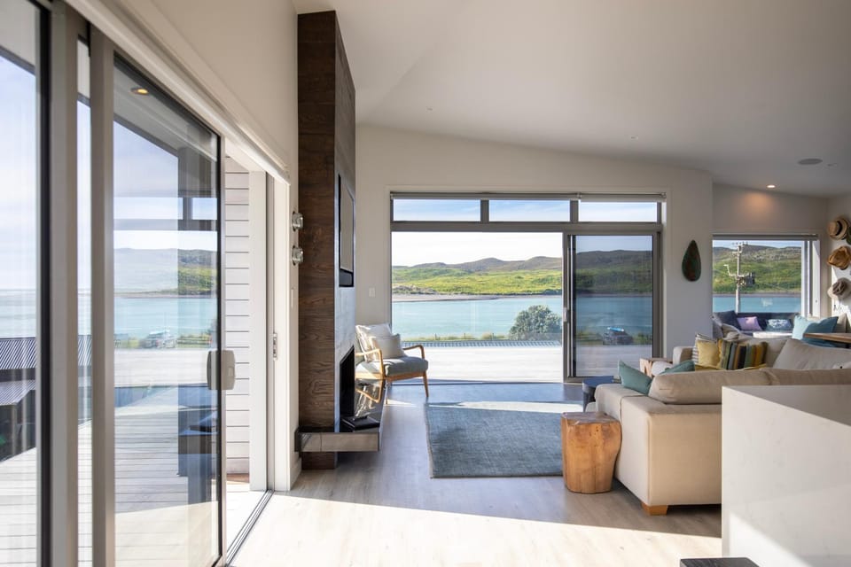 View (from property/room), Living room, Seating area