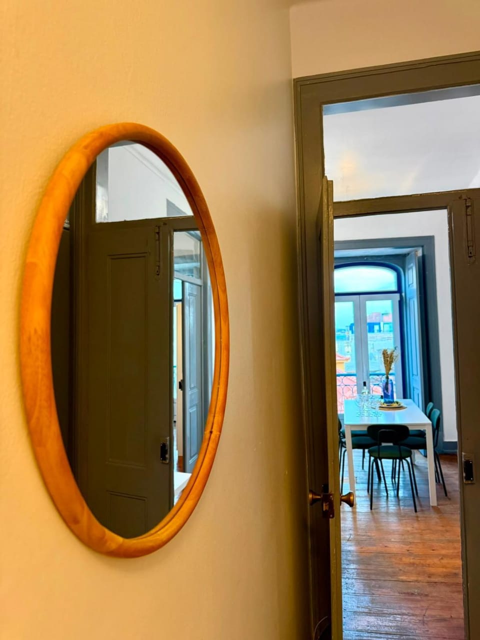 Spacious T4 Central Apartment with Iconic Tram 28 View Apartment in Lisbon