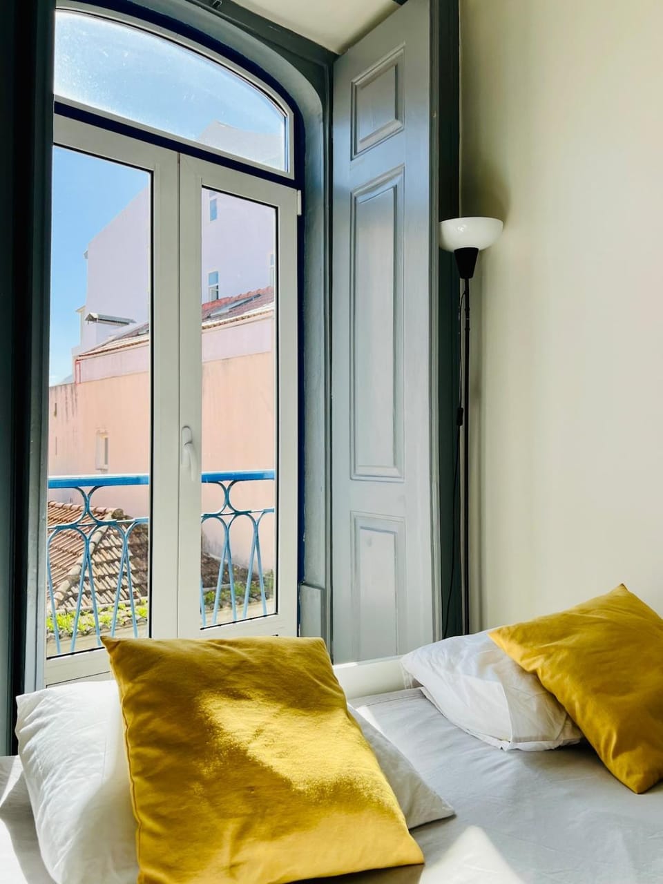 Spacious T4 Central Apartment with Iconic Tram 28 View Apartment in Lisbon