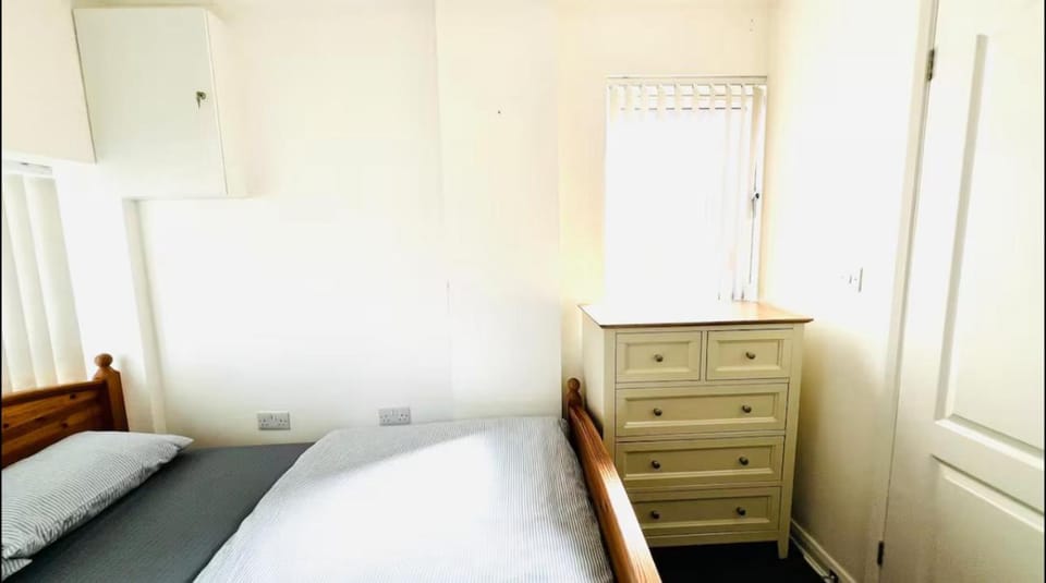 Budget Stay In Luton 01 D Bed and Breakfast in Luton