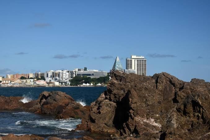 Casa circuito carnaval e praia Bed and Breakfast in Salvador