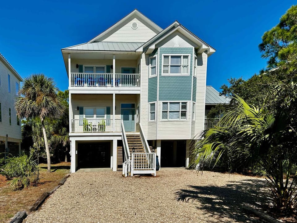 Pet Friendly- St George Island Sleeps 13- Pool House in Saint George Island
