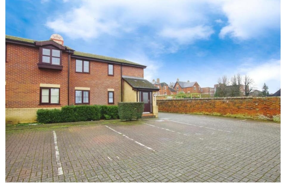 Charming 2 bedroom apartment Apartment in Swindon