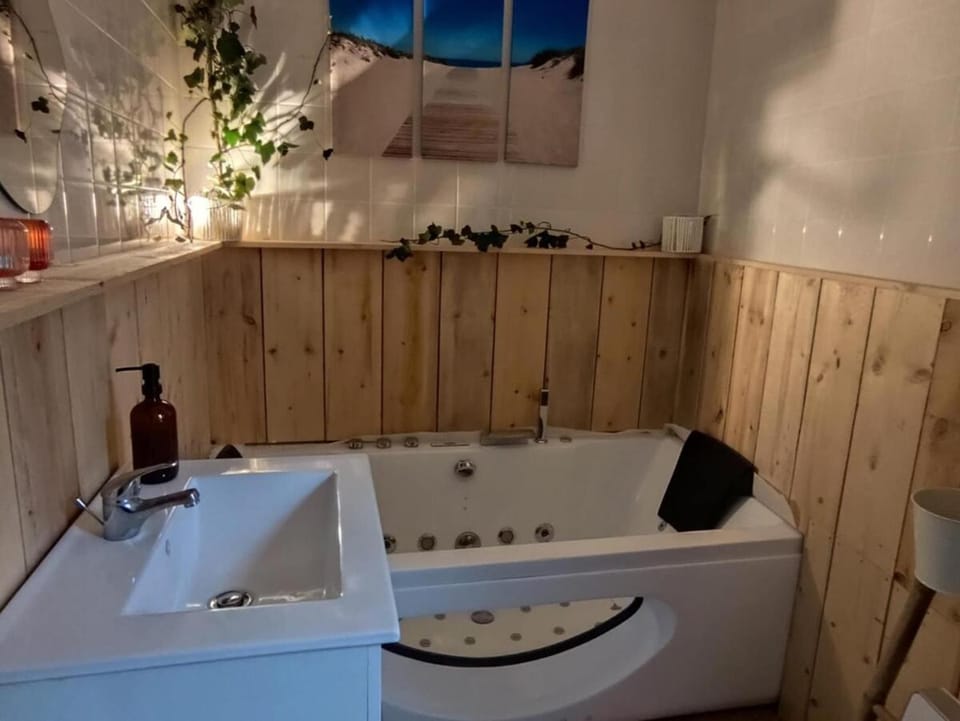 le Havre Balnèo Apartment in Provence