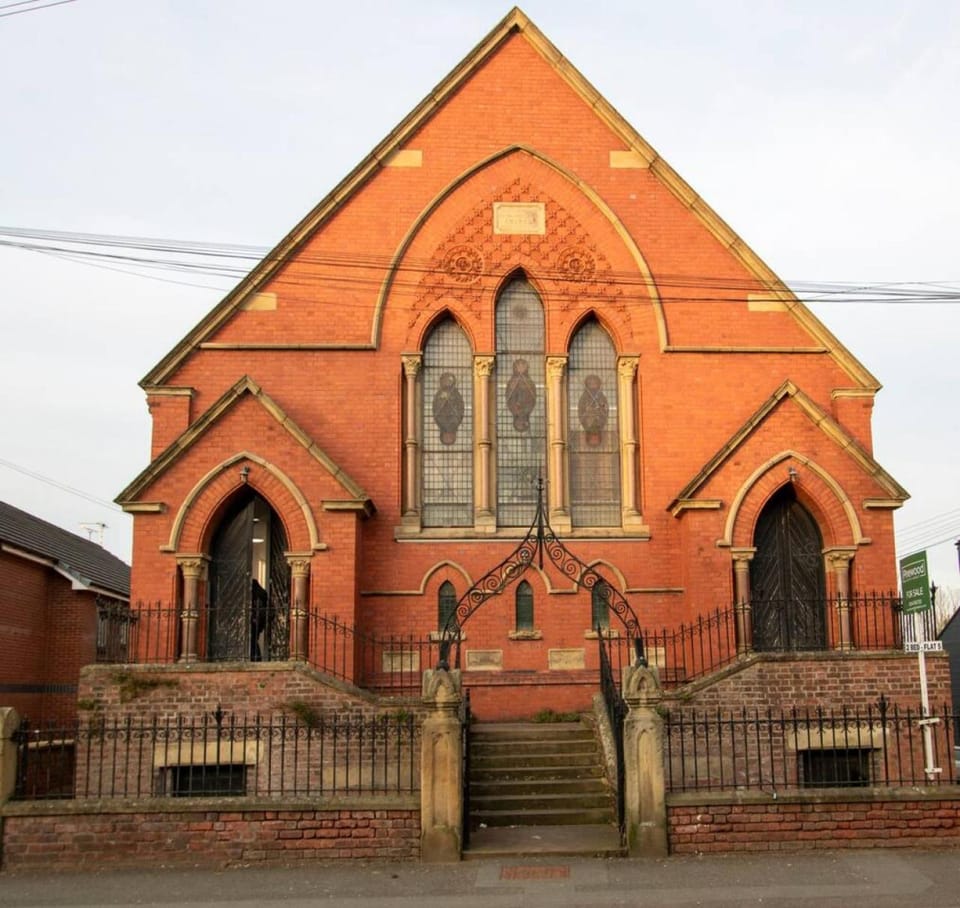 Comfortable Short Stay & Long Stay in Connah's Quay Deeside- Parking & WiFi available Apartment in Wales