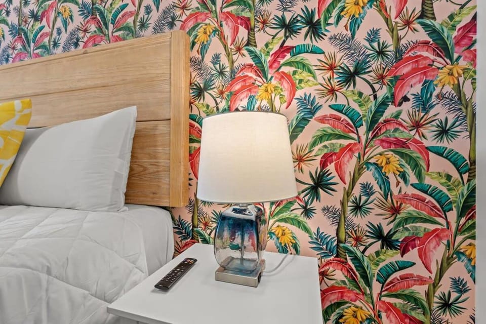 TreeHouse Lodge Walk to Beach Pet-Friendly 202 Apartment in North Myrtle Beach
