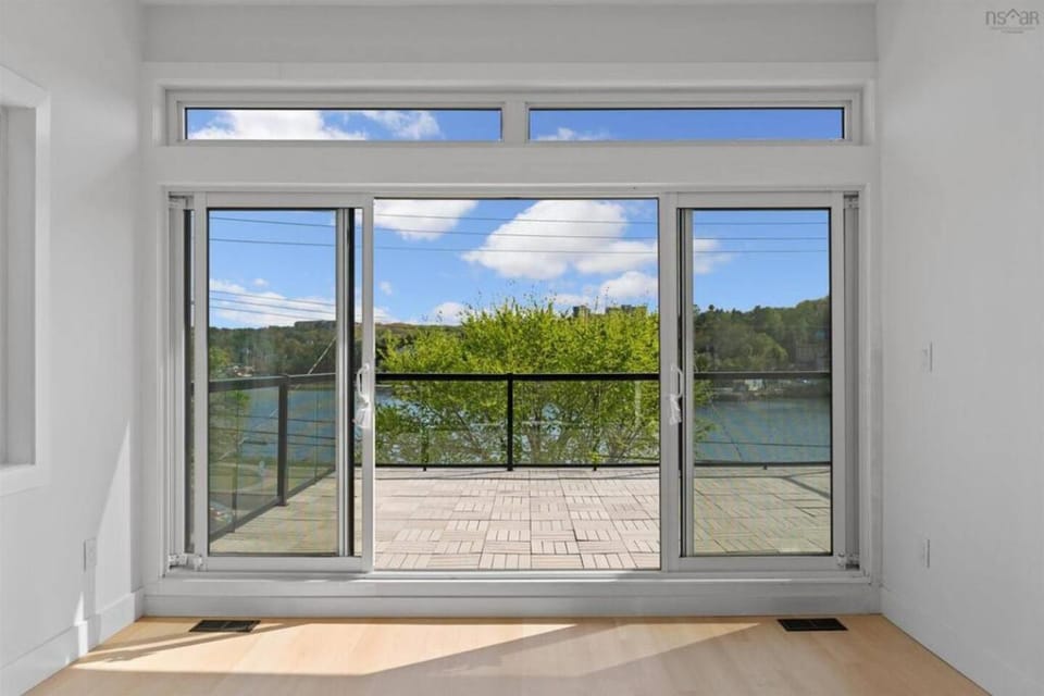 4Br 3 Bath Oceanview Modern Home House in Dartmouth