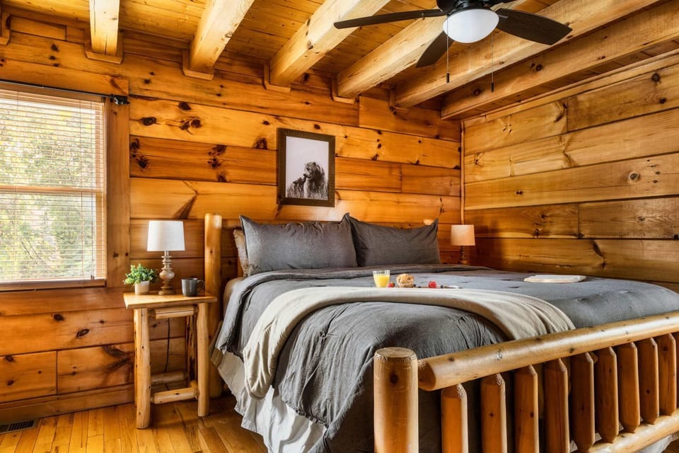 Family Haven by Dollywood - Hot Tub - Game Room House in Pigeon Forge
