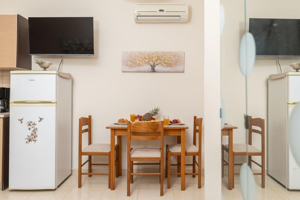 TV and multimedia, Dining area, air conditioner