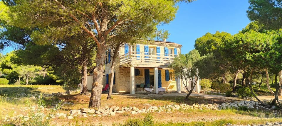 Property building, Natural landscape, Garden
