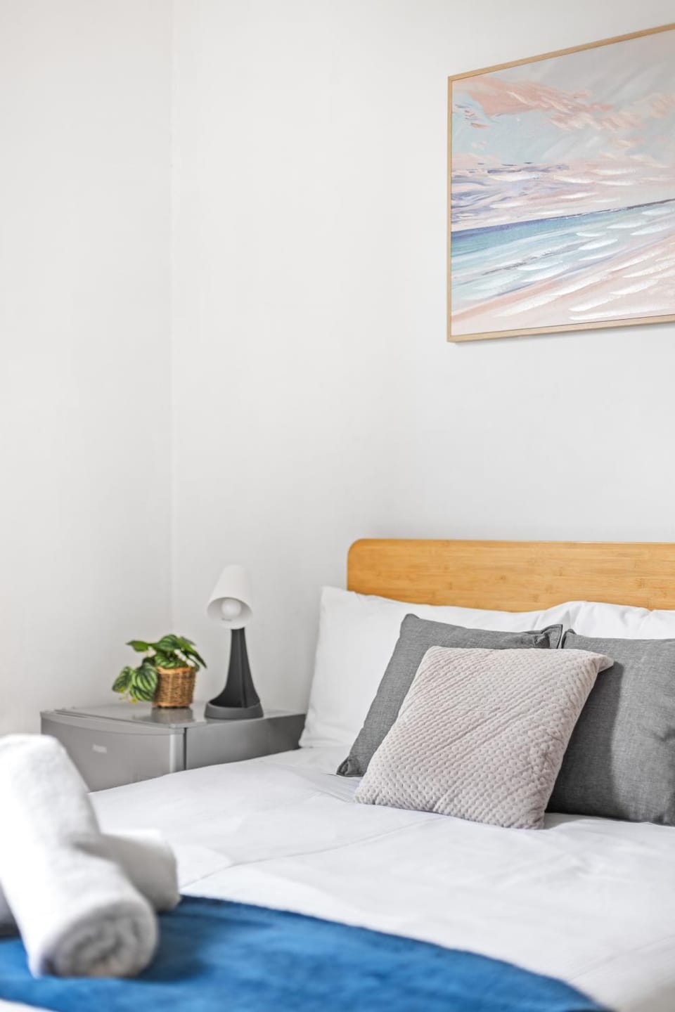 Charming Double Room - Prime Location in Carlton Supermarkets Nearby for Convenience - Shared Bathroom Bed and Breakfast in Sydney